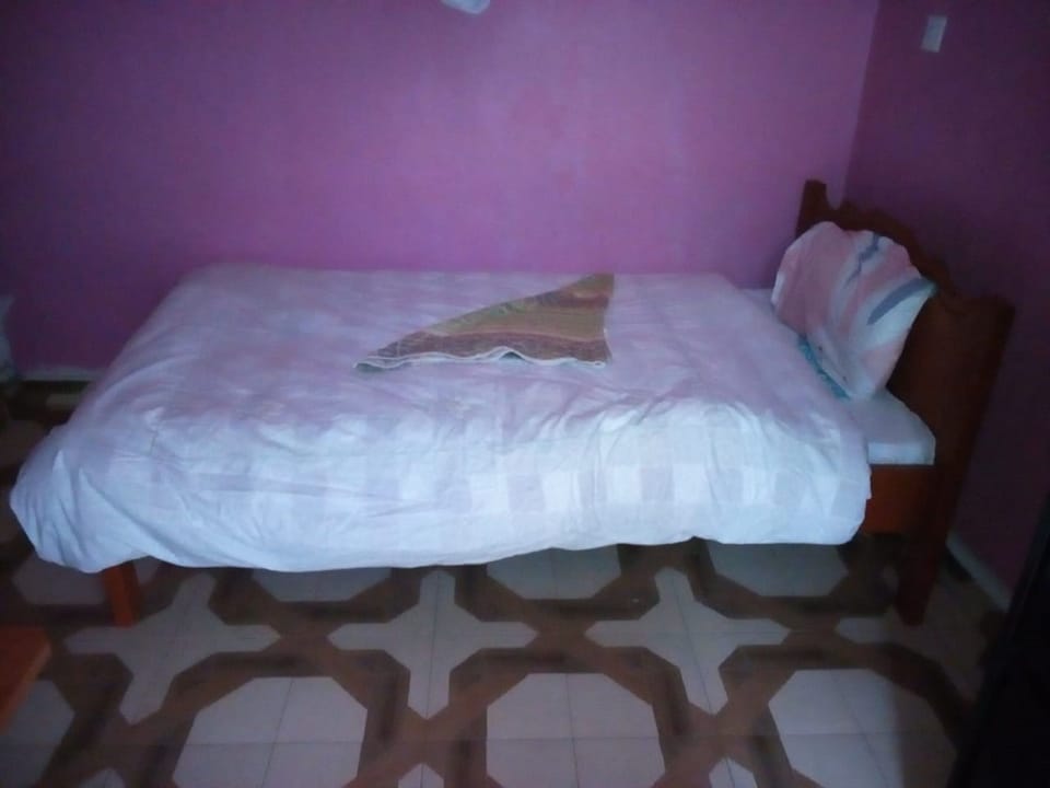 Single Room | Desk, blackout drapes, free WiFi, bed sheets