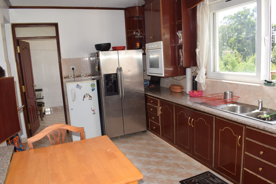 Apartment, 2 Bedrooms | Private kitchen | Fridge, microwave, oven, stovetop