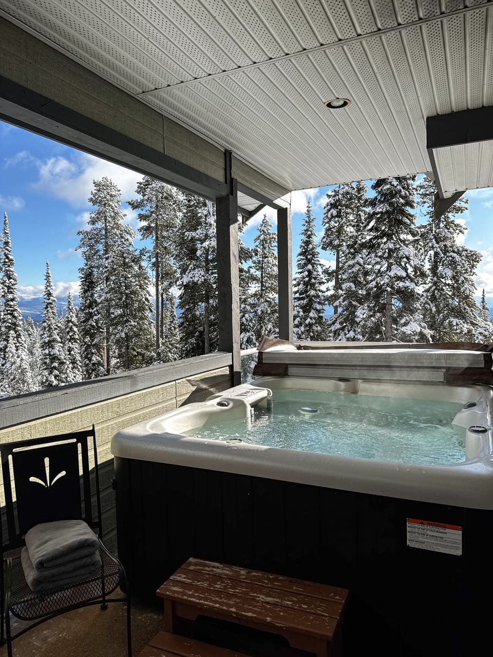 Hot tub - private on side deck
