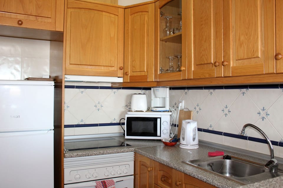 Fully fitted kitchen