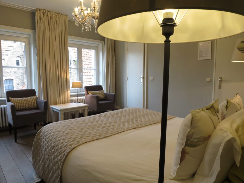 Comfort Double Room, Garden View | Egyptian cotton sheets, hypo-allergenic bedding, in-room safe, desk