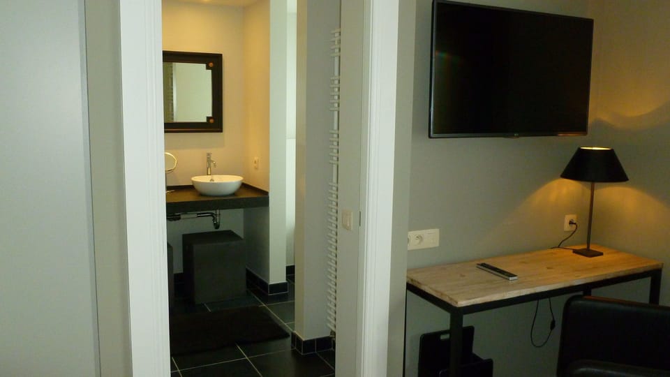 Superior Double or Twin Room | Egyptian cotton sheets, hypo-allergenic bedding, in-room safe, desk