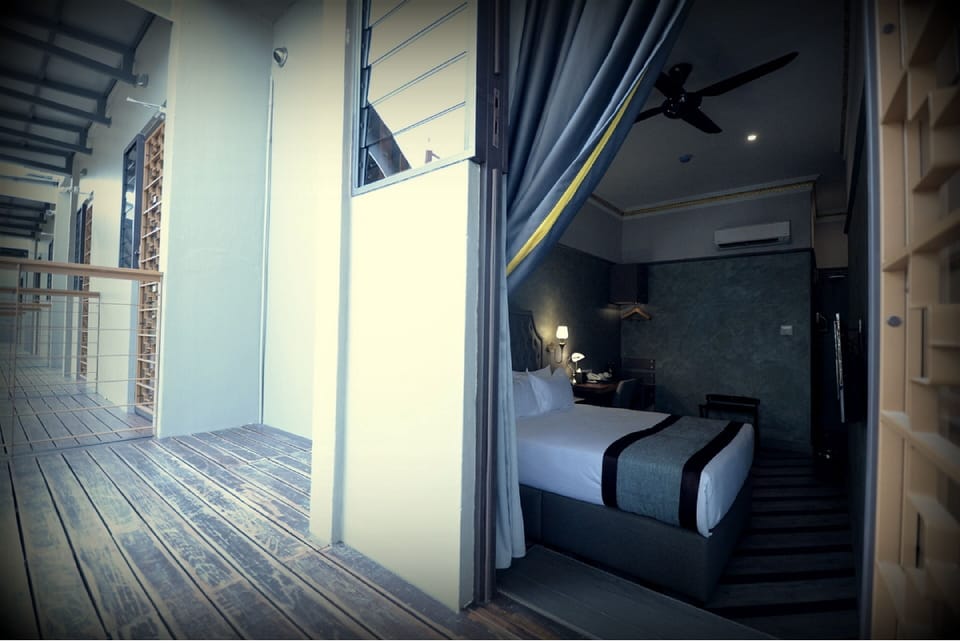 In-room safe, desk, laptop workspace, blackout drapes
