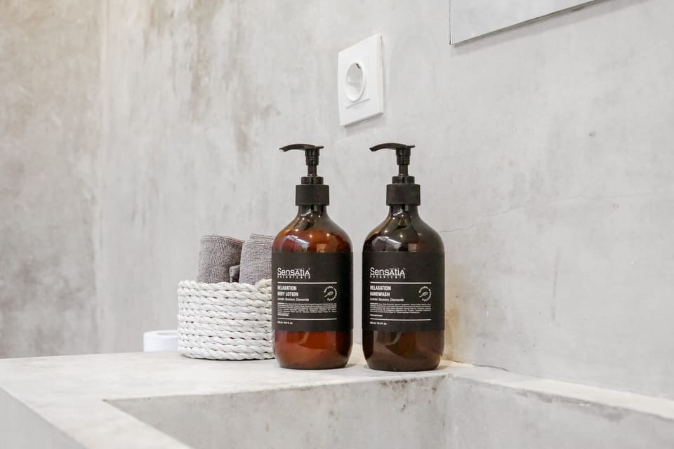 Superior Double Room, Terrace | Bathroom amenities | Shower, rainfall showerhead, hair dryer, towels