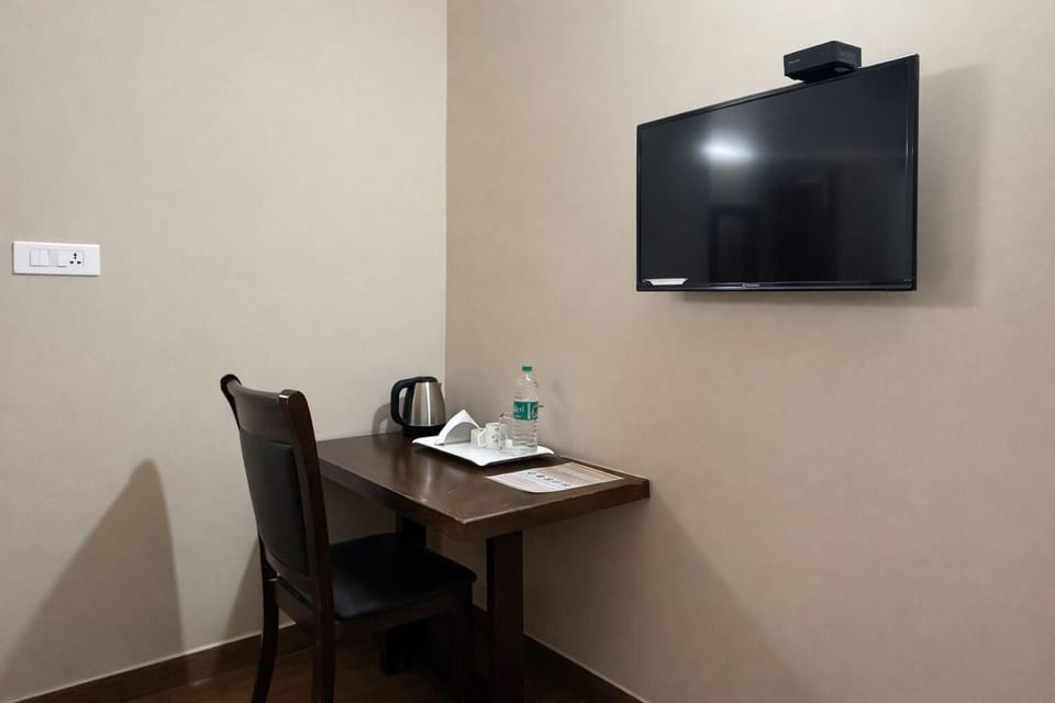 Standard Double or Twin Room | Desk, soundproofing, free WiFi