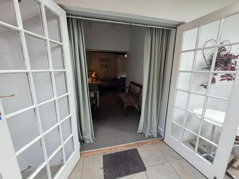 Deluxe Double Room | Desk, free WiFi, bed sheets, wheelchair access