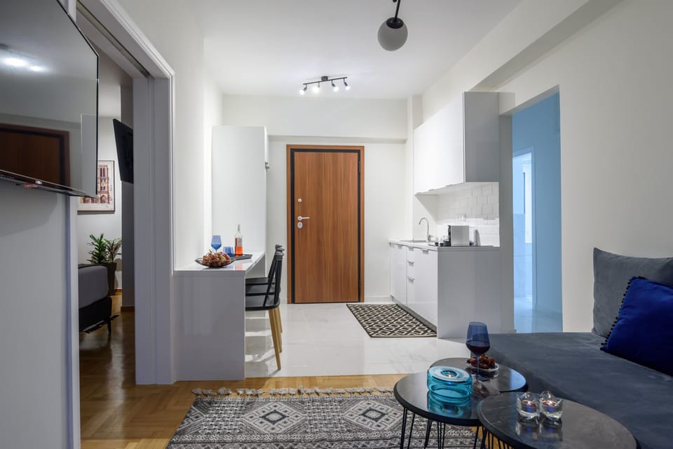 Deluxe Apartment, 2 Bedrooms | Private kitchen | Full-size fridge, microwave, oven, stovetop