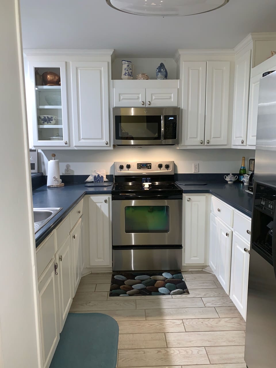 Fully Stocked  Kitchen for all you need  to prepare meals 
