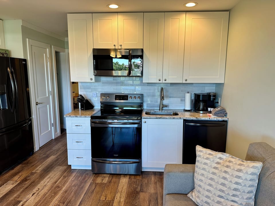Kitchen - Fully functional kitchen