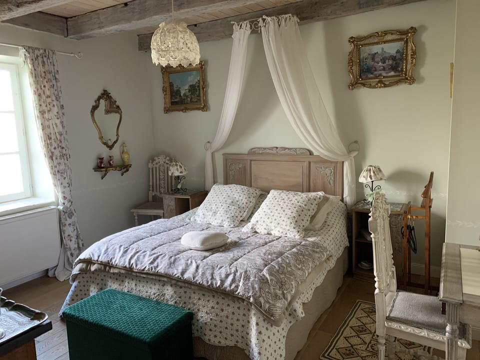 Deluxe Double Room (Victoire) | Premium bedding, individually decorated, individually furnished, desk