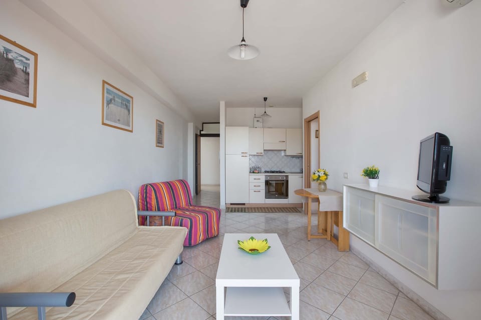 Standard Apartment, 1 Bedroom | Private kitchen | Fridge, stovetop, cookware/dishes/utensils