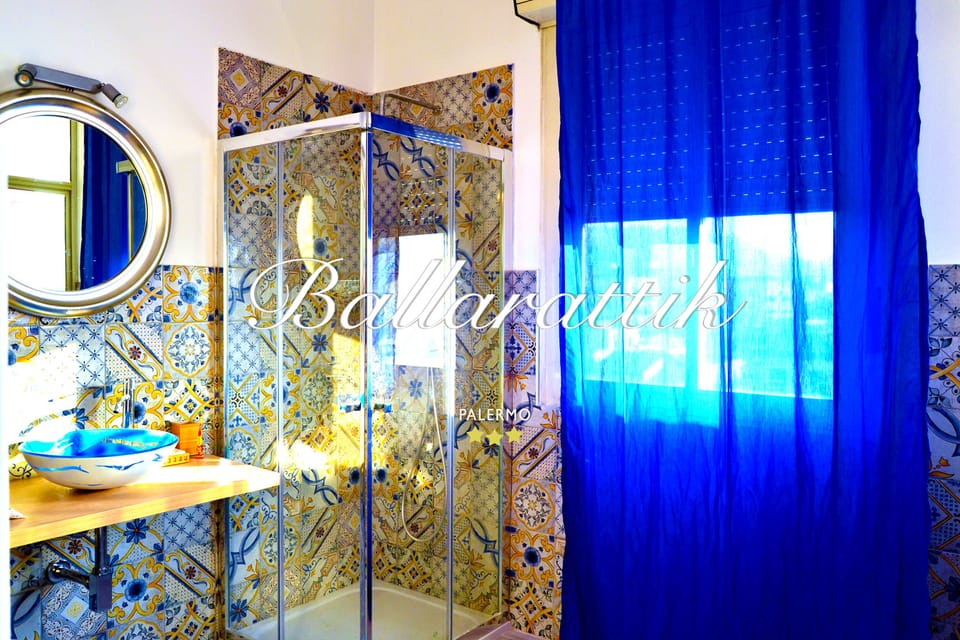 Signature Double Room, Ensuite, City View | Bathroom | Shower, rainfall showerhead, eco-friendly toiletries, hair dryer