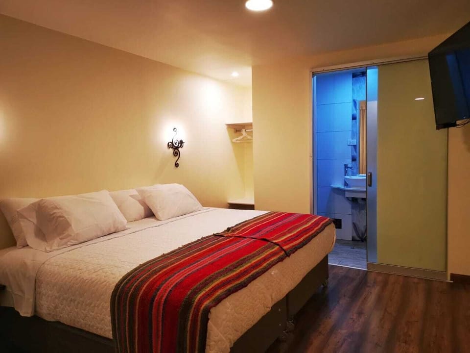 Standard Double or Twin Room | Hypo-allergenic bedding, down comforters, memory foam beds, in-room safe