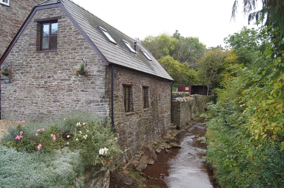 Penybont Barn on the river Cwy.