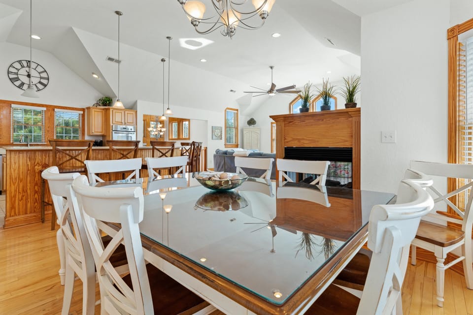 Dining Area - Top Level
