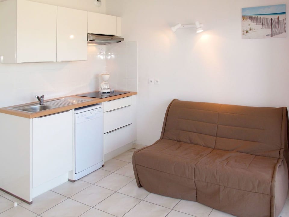 Property, Room, Furniture, Floor, Building, Wall, Interior Design, Real Estate, House, Bathroom