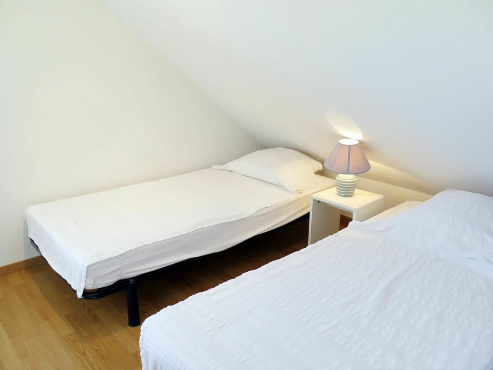 Furniture, Comfort, Wood, Bed Frame, Lamp, Pillow, Flooring, Floor, Shade, Hardwood