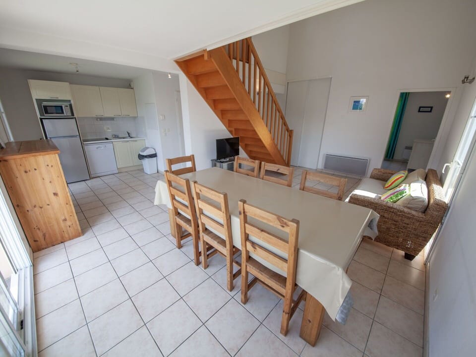 Table, Furniture, Wood, Chair, Flooring, Building, Floor, Hardwood, House, Living Room