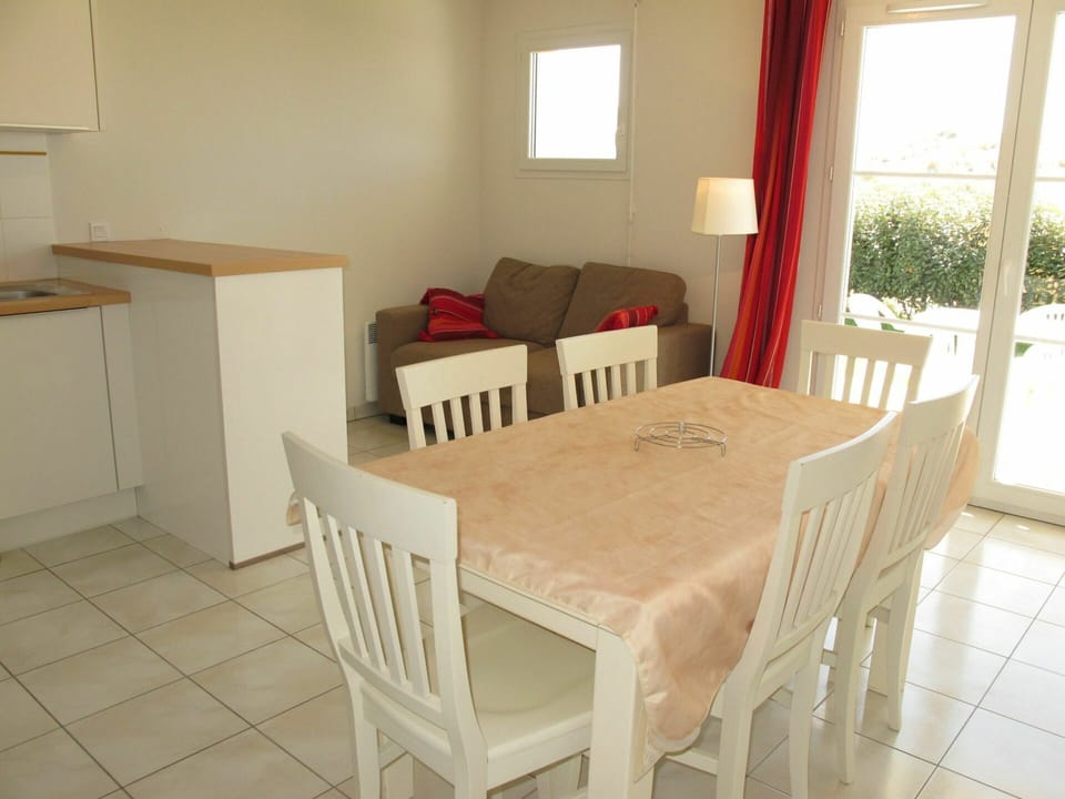 Furniture, Table, Property, Window, Chair, Wood, Textile, Architecture, Interior Design, Flooring