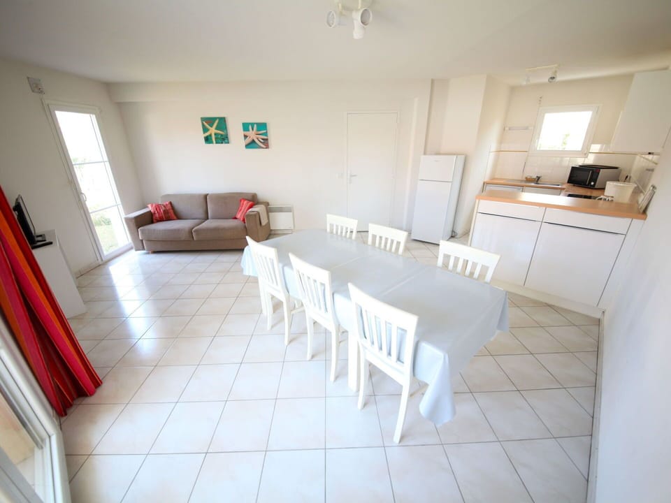 Couch, Window, Interior Design, Flooring, Floor, Chair, Living Room, Comfort, Table