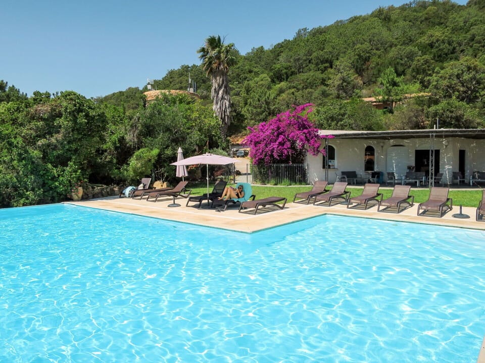 Swimming Pool, Property, Leisure, Resort, Resort Town, Vacation, Building, Real Estate, Villa, House