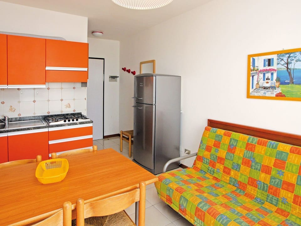 Room, Furniture, Orange, Property, Interior Design, Bed, Building, Floor, Yellow, Bedroom