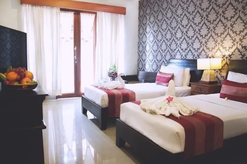 In-room safe, desk, laptop workspace, soundproofing