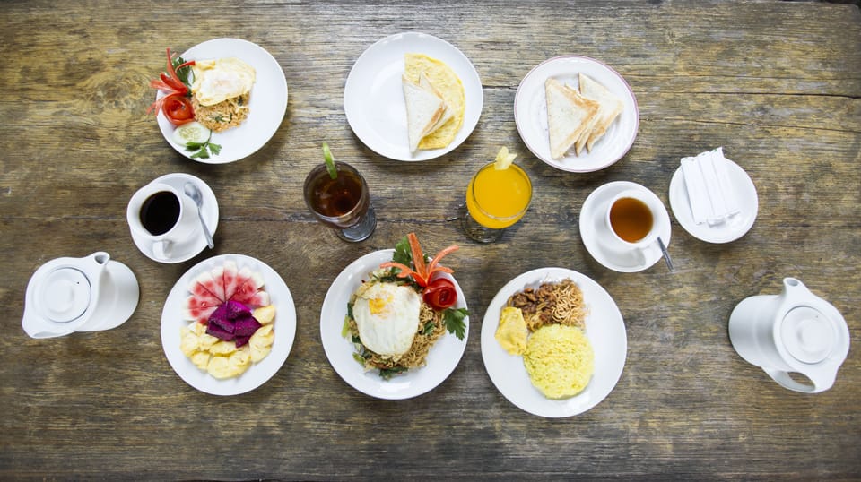 Continental breakfast for a fee on weekends