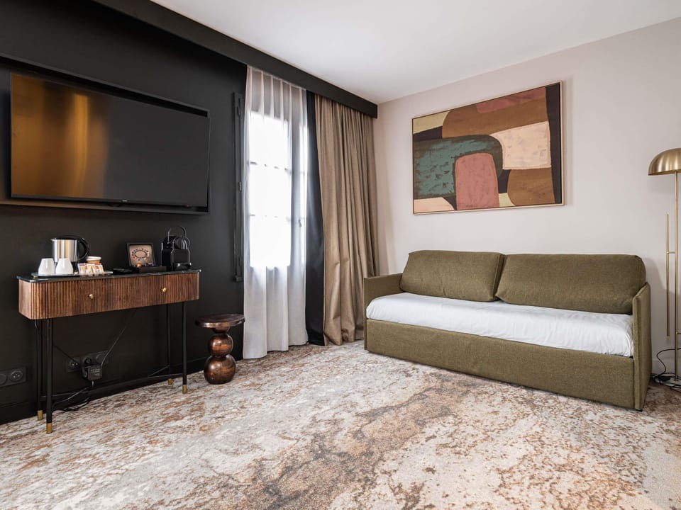 In-room safe, desk, blackout drapes, soundproofing