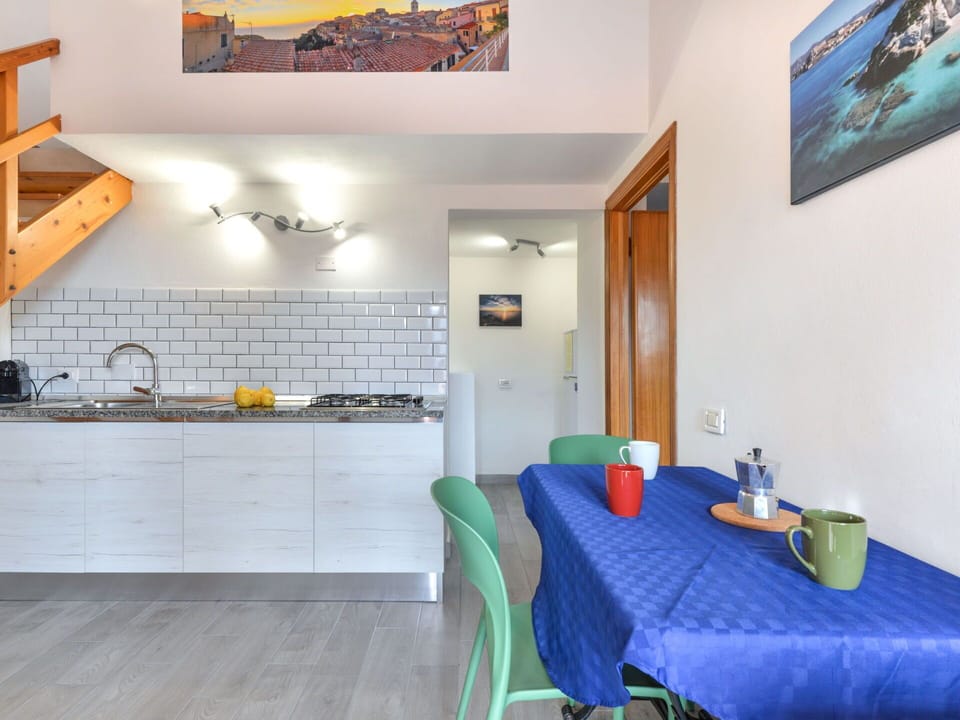 Property, Sink, Kitchen Sink, Cabinetry, Picture Frame, Countertop, Building, Table, Interior Design, Lighting