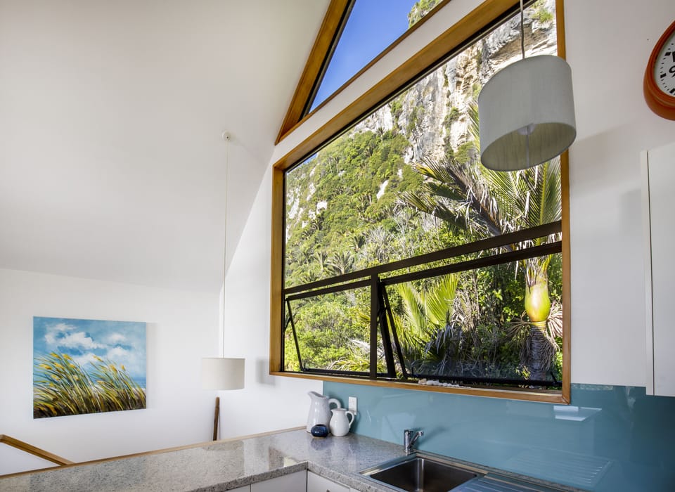 Luxury House | Private kitchen | Full-size fridge, microwave, oven, stovetop