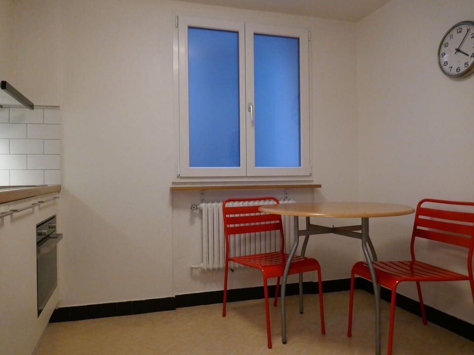 Table, Property, Window, Furniture, Building, Wood, Chair, Interior Design, Architecture