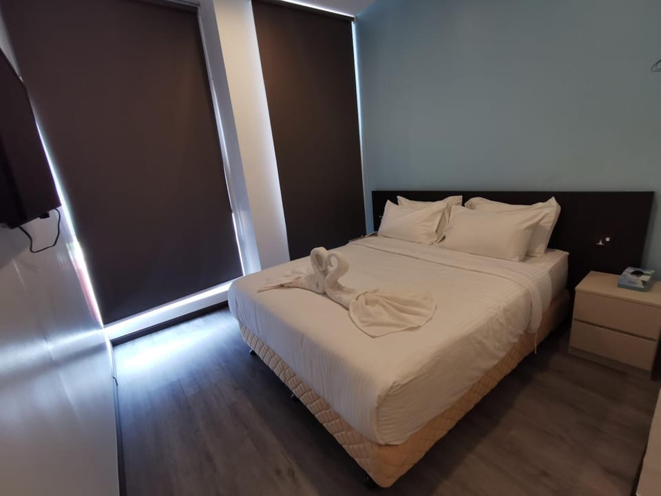 Soundproofing, WiFi (free)