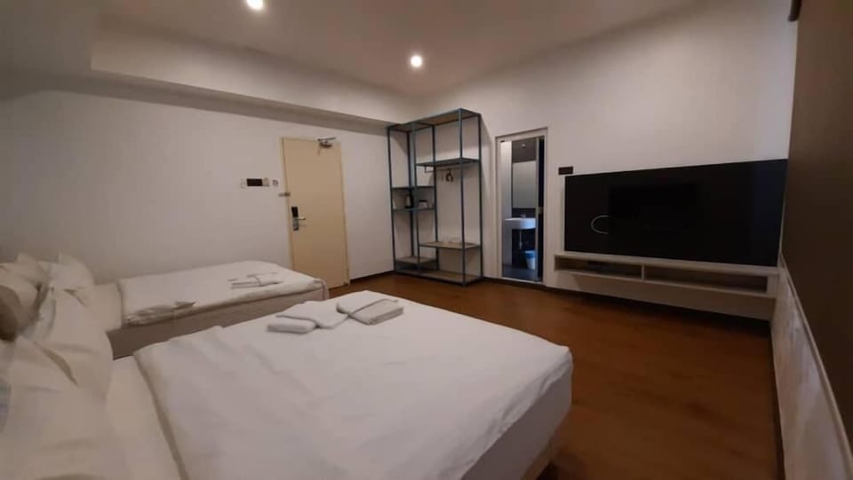 Soundproofing, WiFi (free)
