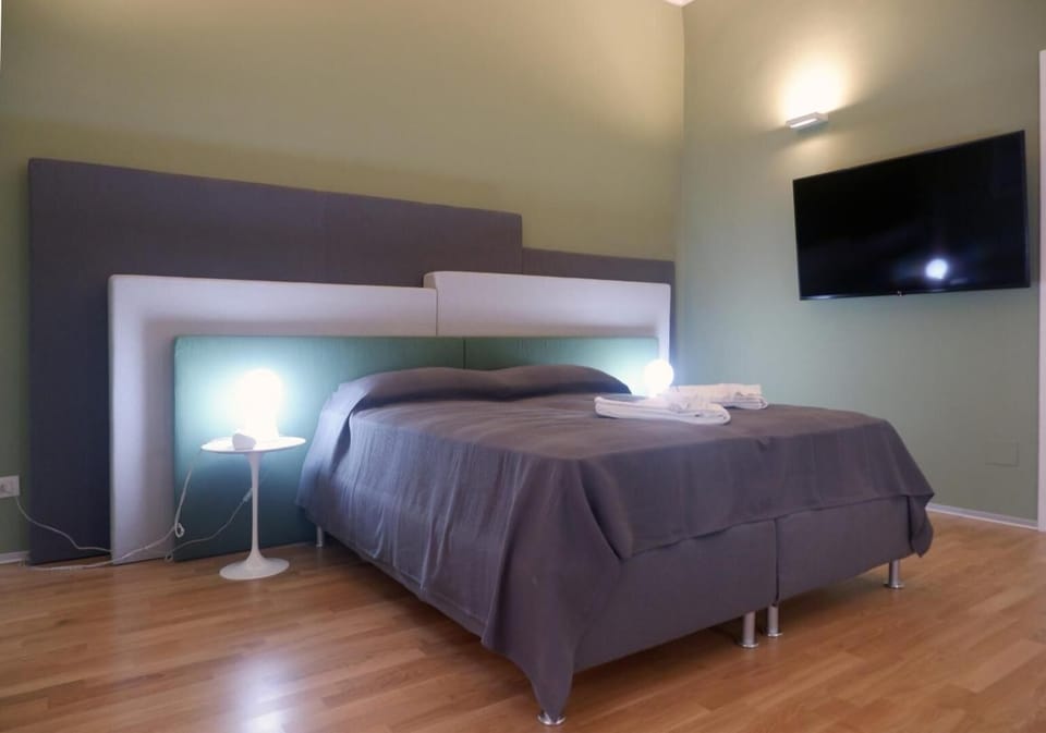 In-room safe, desk, blackout drapes, iron/ironing board