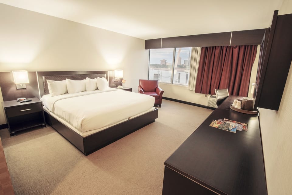 Deluxe King Room with view of the Gateway Arch and River | Premium bedding, desk, blackout drapes, iron/ironing board (on request)