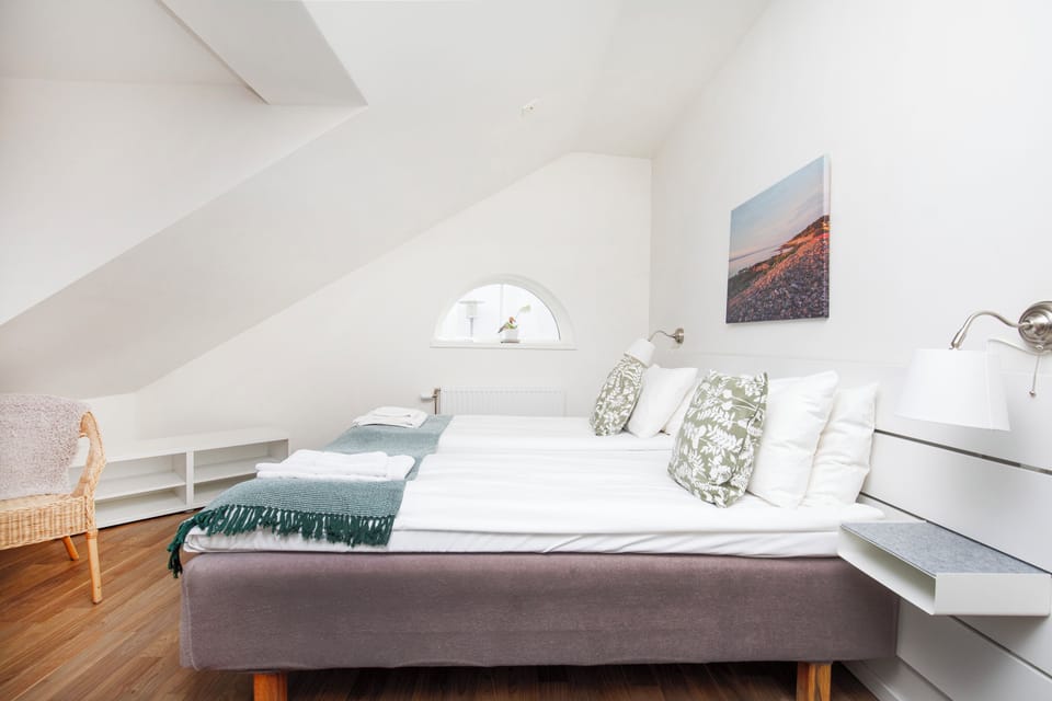 Deluxe Suite | Desk, cribs (surcharge), rollaway beds (surcharge), WiFi (free)