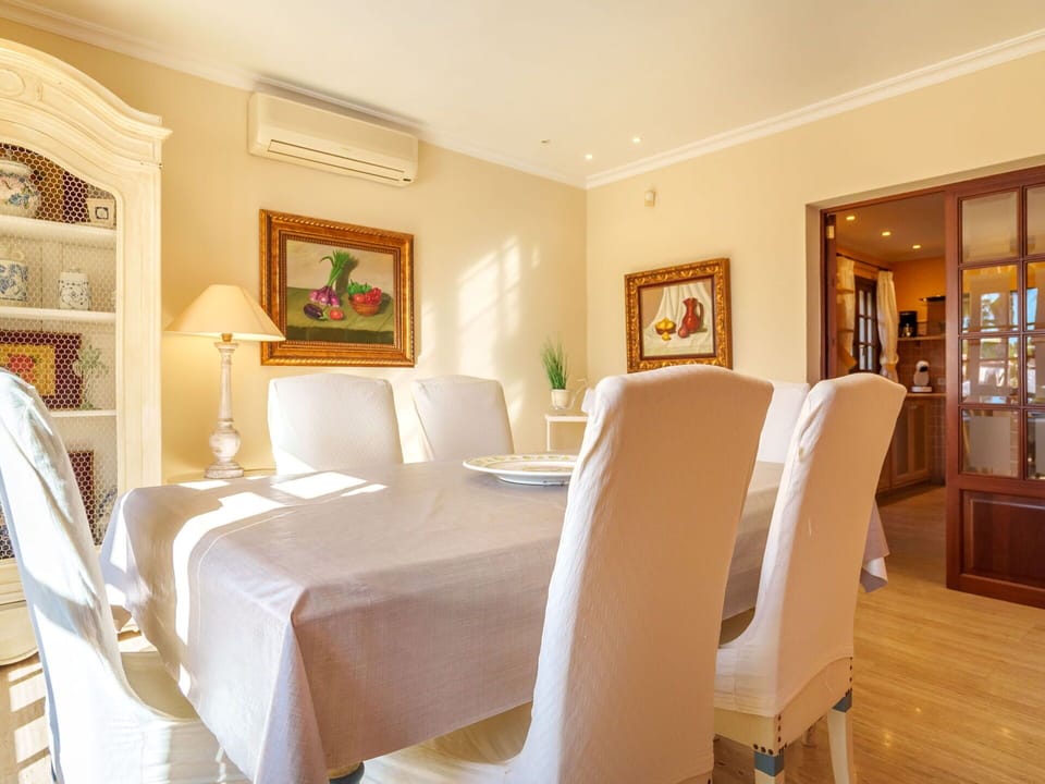 Furniture, Picture Frame, Building, Chair, Interior Design, Table, Floor, Comfort, Wood, Paint