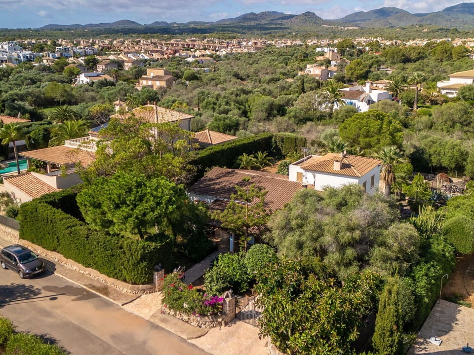 Sky, Plant, Azure, Tree, Building, Land Lot, Vegetation, Wheel, Urban Design, Cloud