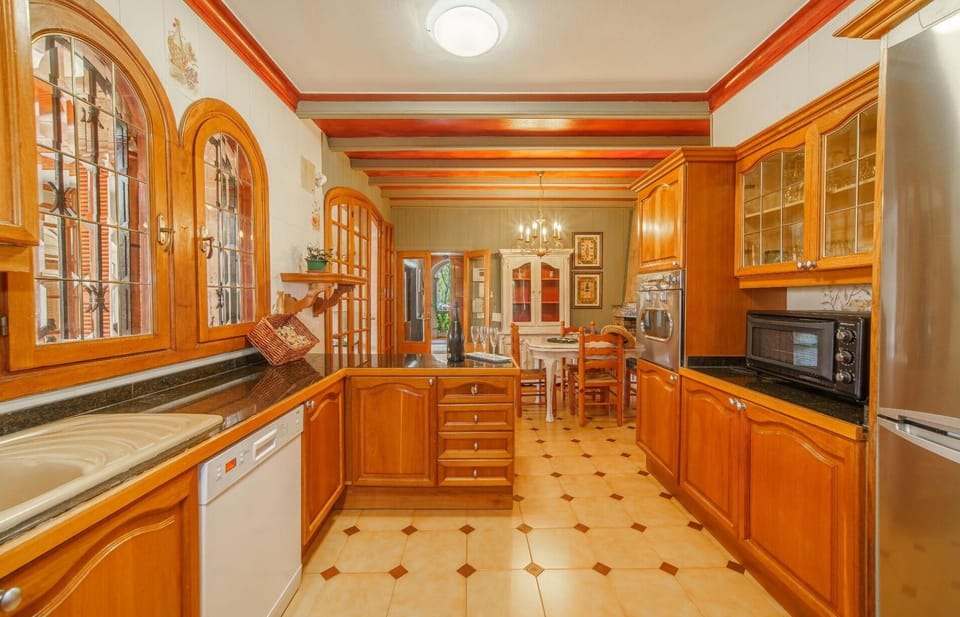 Cabinetry, Furniture, Countertop, Property, Wood, Drawer, Kitchen, Window, Orange, Interior Design