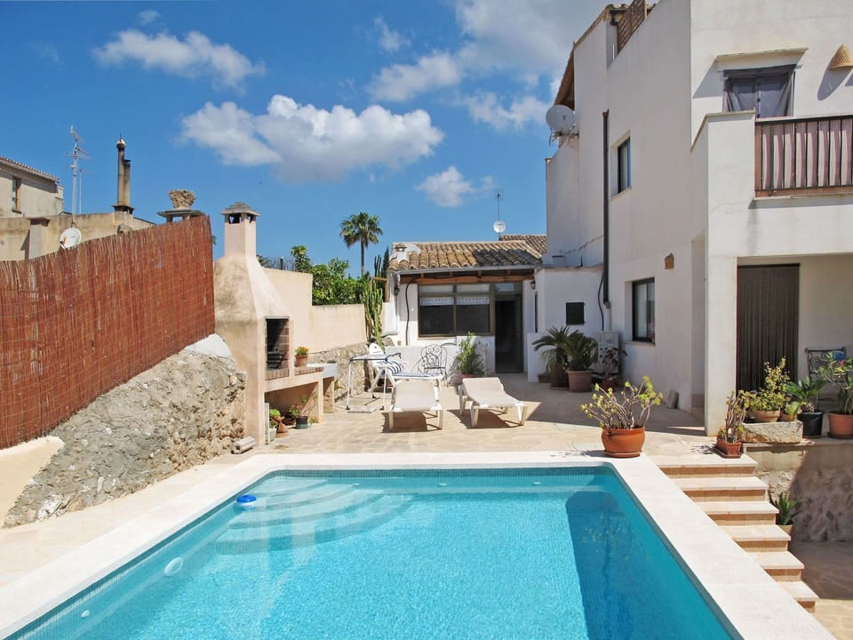 Property, Swimming Pool, Building, Real Estate, House, Estate, Villa, Home, Resort, Apartment