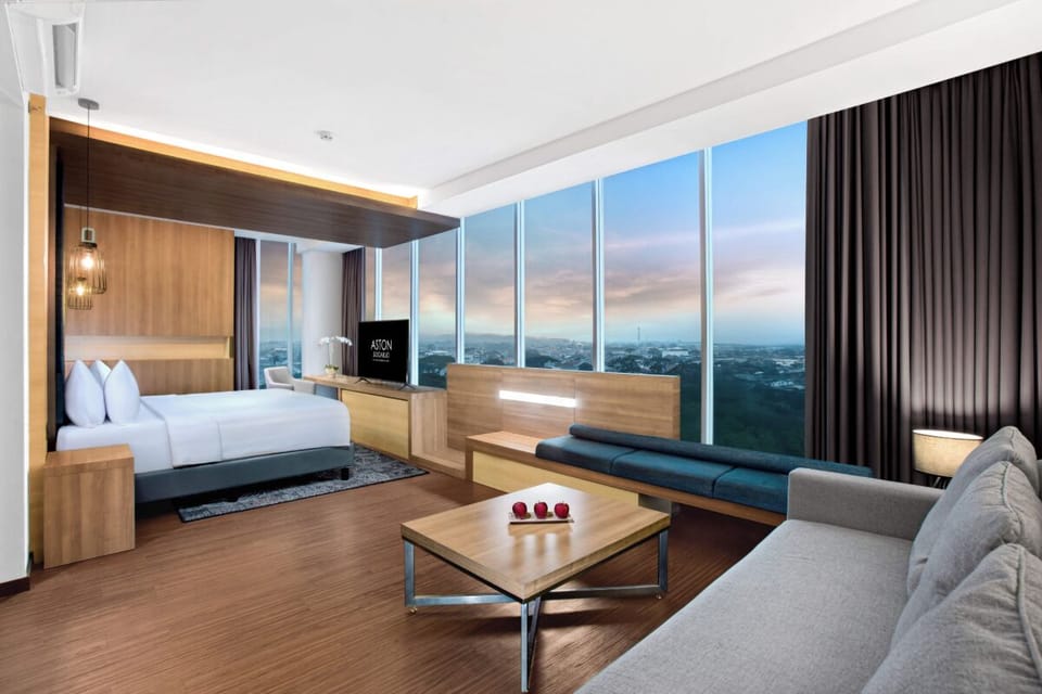 Suite | Minibar, desk, free WiFi, bed sheets