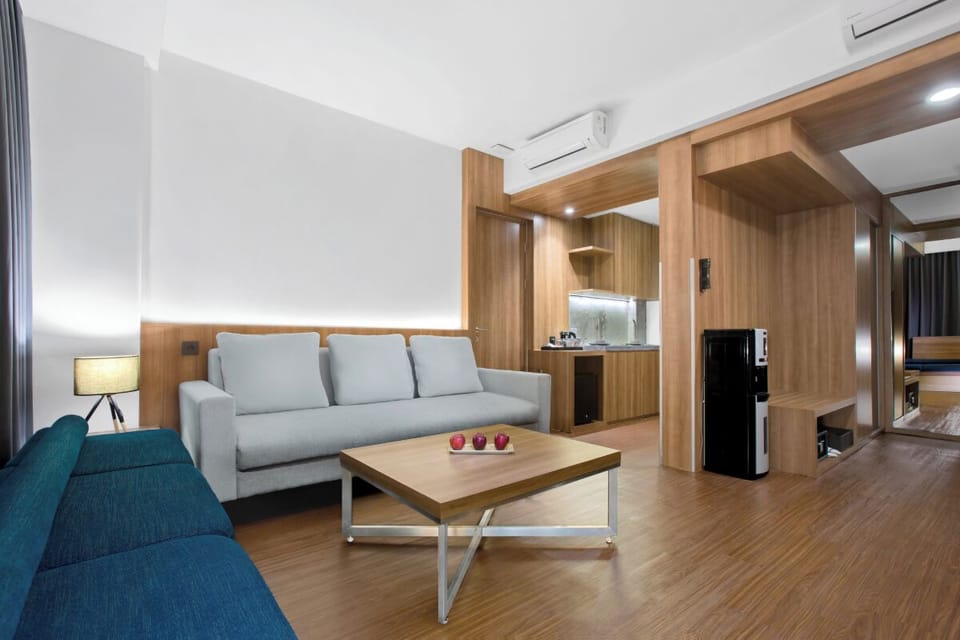 Suite | Minibar, desk, free WiFi, bed sheets