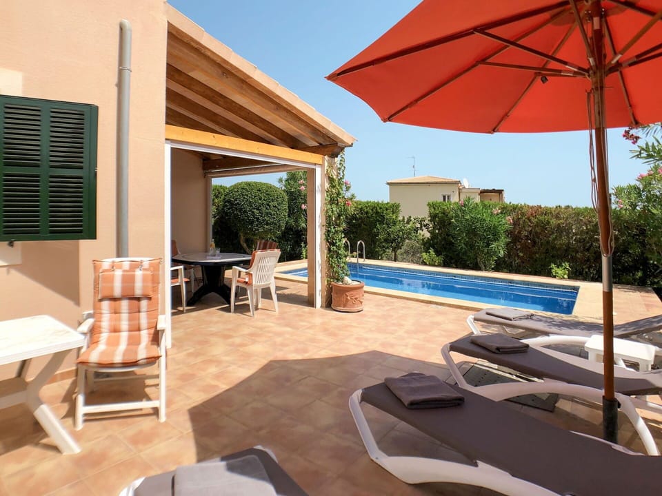 Property, Building, House, Home, Furniture, Roof, Real Estate, Room, Patio, Shade