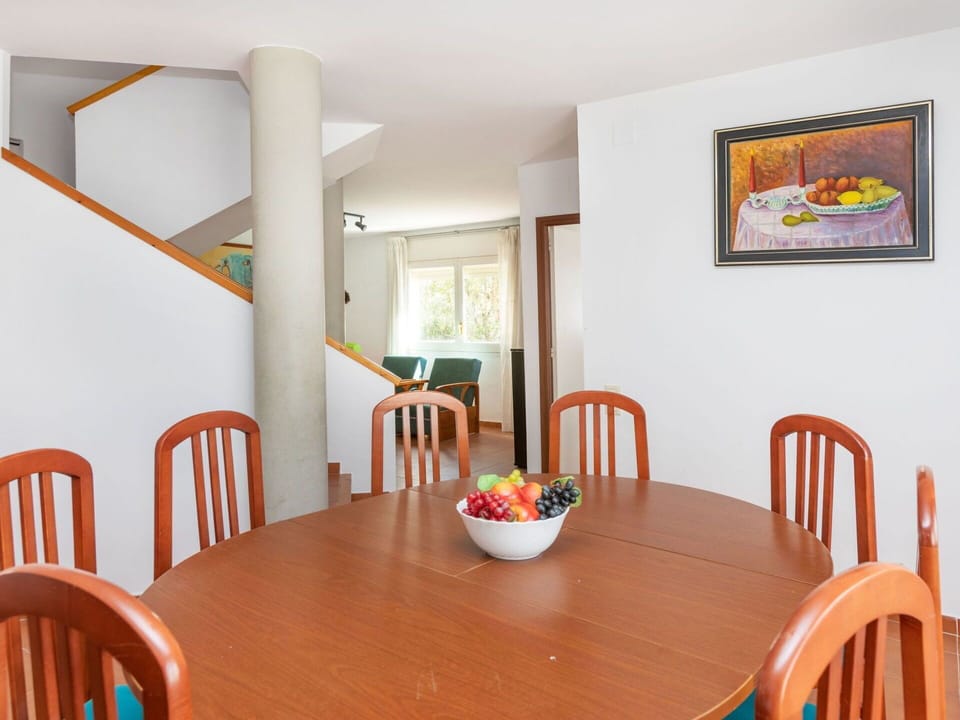 Table, Furniture, Property, Chair, Tableware, Orange, Interior Design, Wood, Kitchen & Dining Room Table