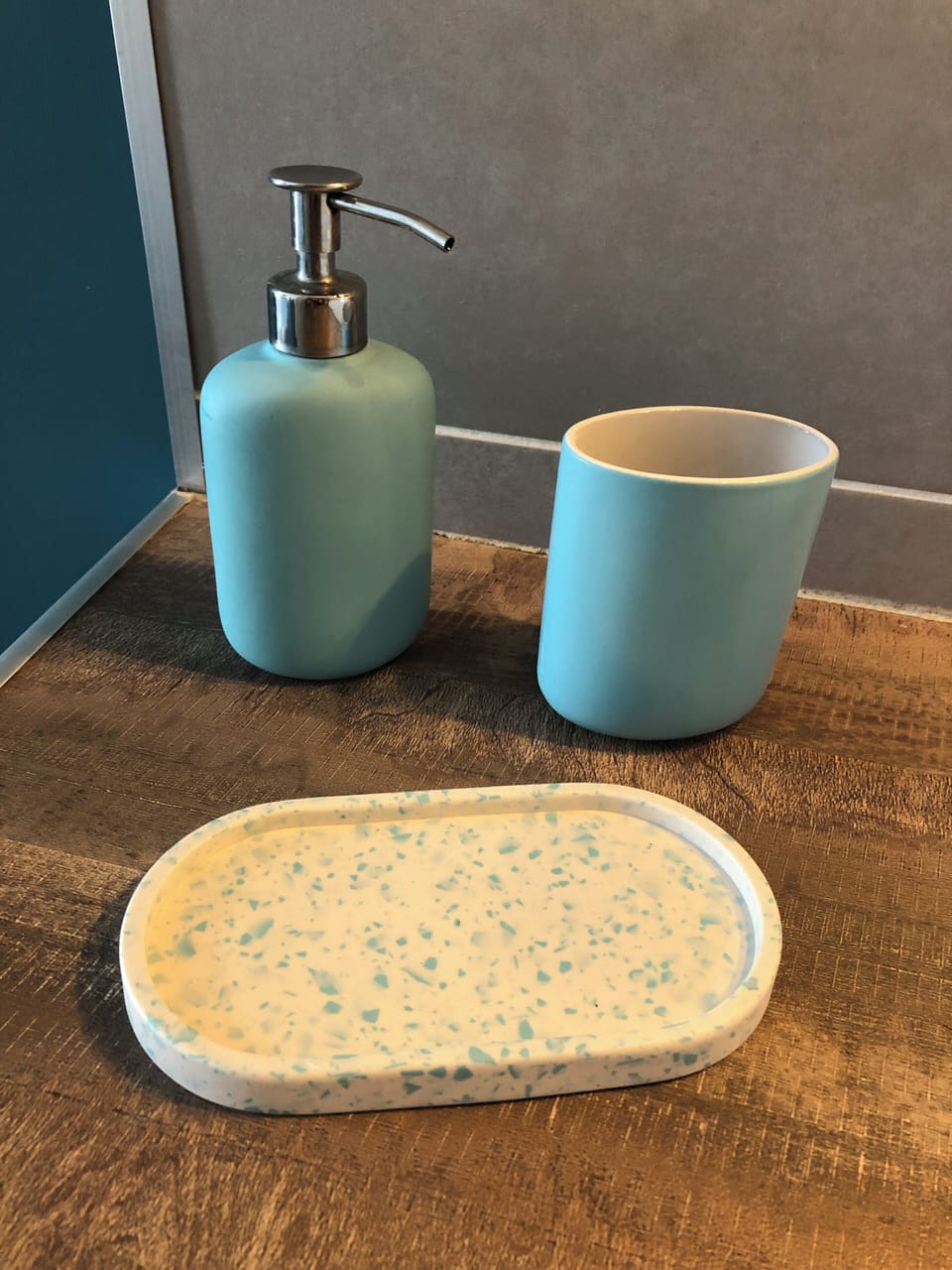 Bathroom amenities
