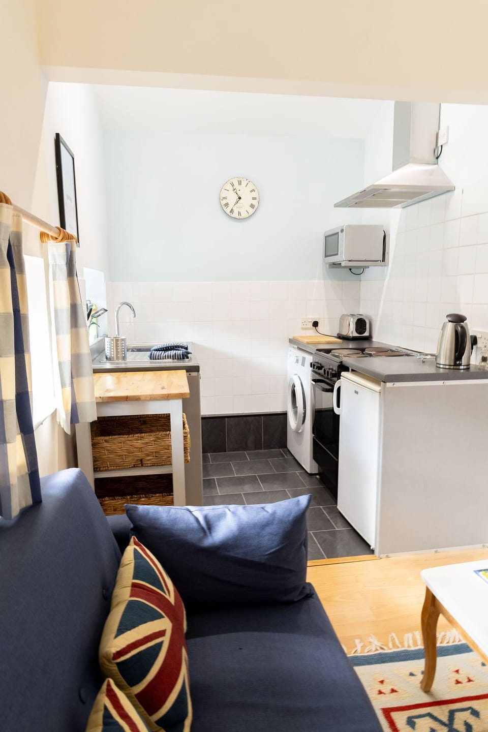 Cottage, Ensuite, Garden Area (The Stable - 1 Bedroom) | Private kitchen | Highchair