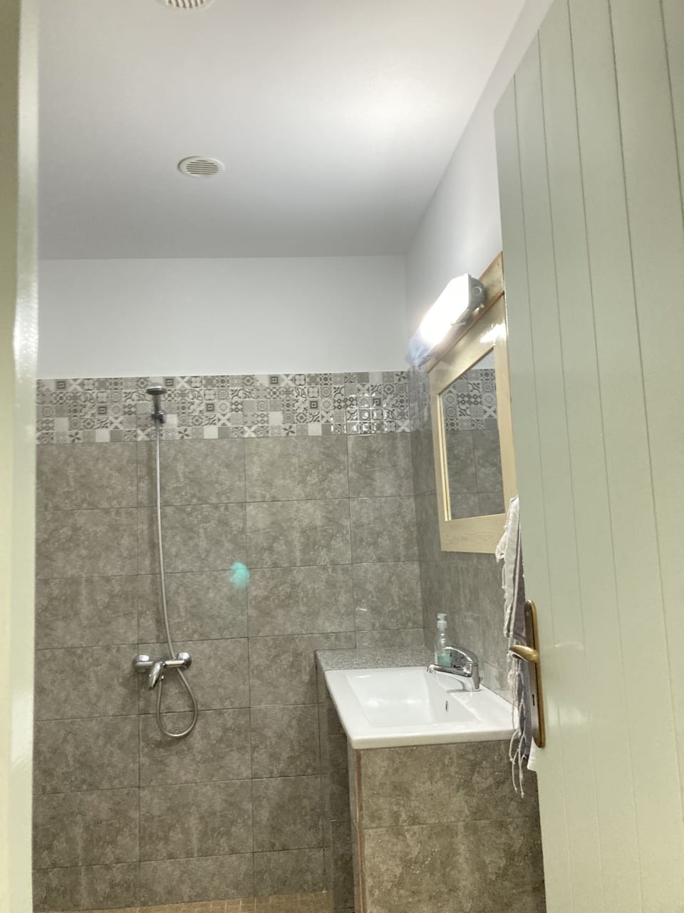 Family Room, Balcony | Bathroom | Shower, rainfall showerhead, towels, soap