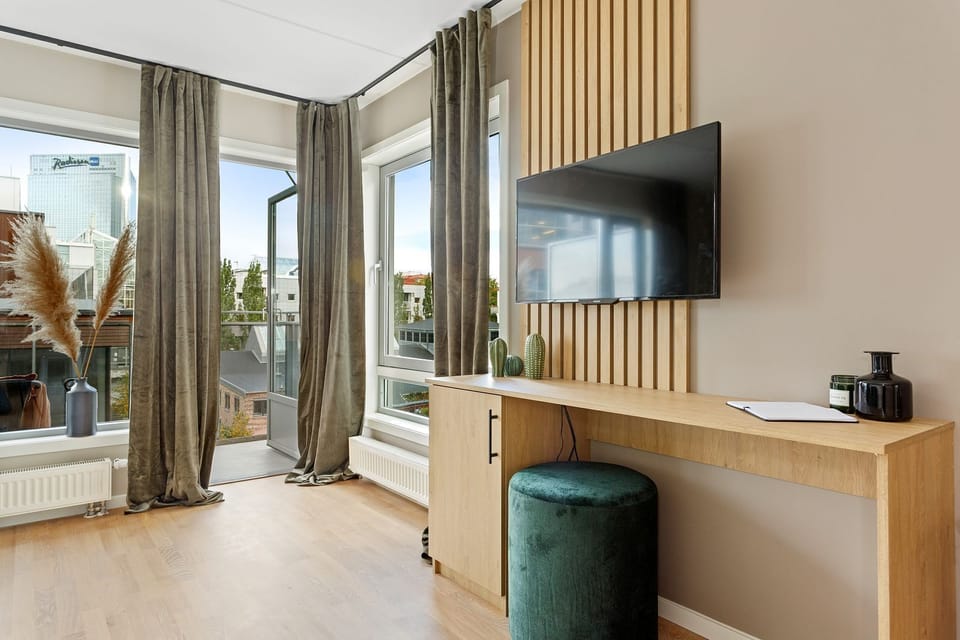 Superior Apartment, 3 bedrooms | 1 bedroom, soundproofing, iron/ironing board, cribs/infant beds