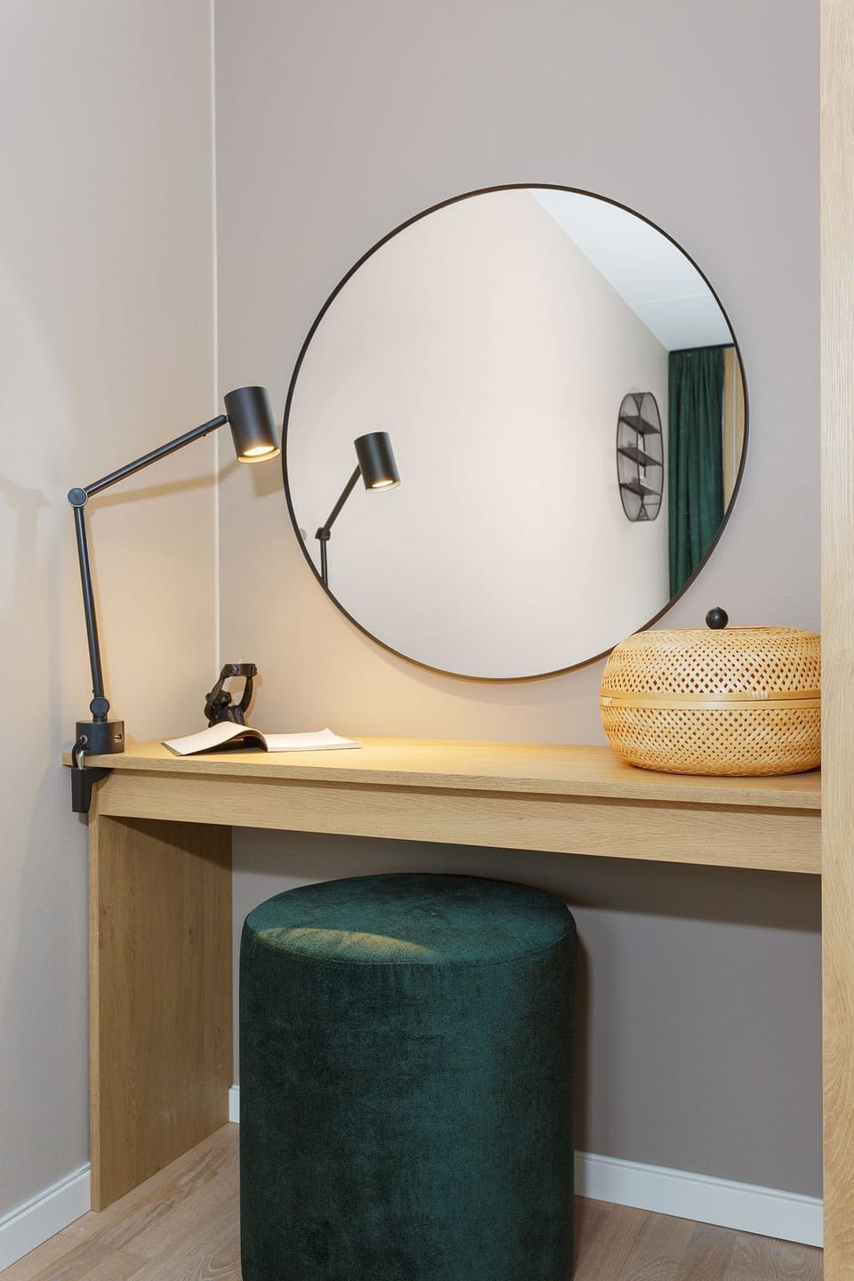 Superior Apartment, 3 bedrooms | 1 bedroom, soundproofing, iron/ironing board, cribs/infant beds